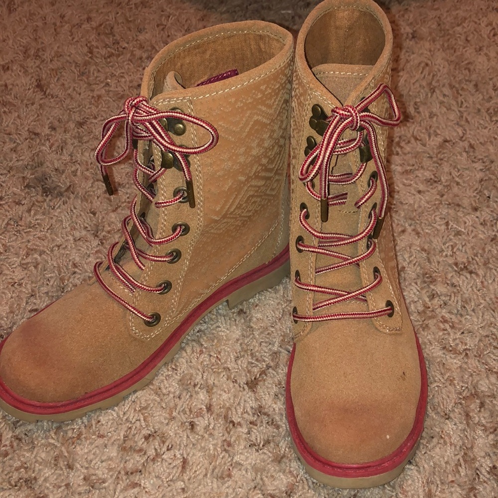 Roxy Weather Resistant Boots